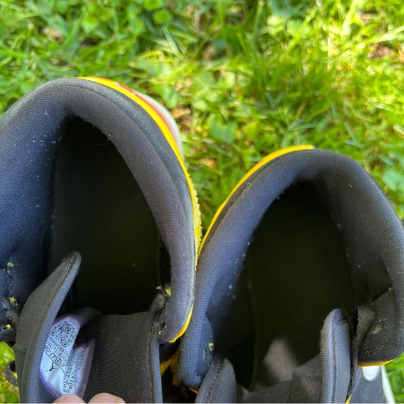 Nike Air Jordan Size 8.5 Men Red, Black and Yellow - Picture 16 of 16